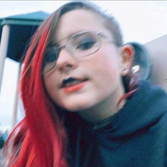 Profile Picture of Morgan Mays (@morgan_mays19) on Poshmark