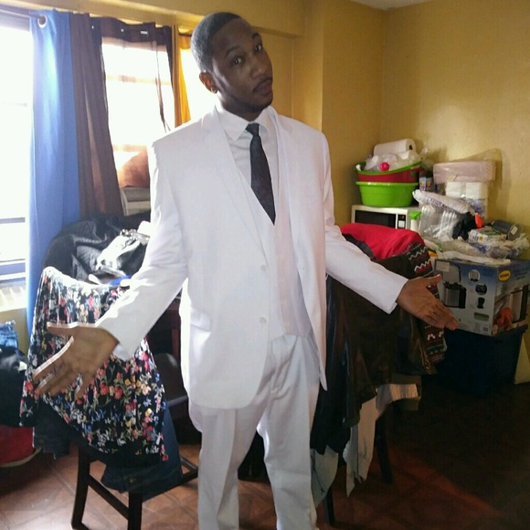 Profile Picture of Greg Perrin (@mainetaine616) on Poshmark