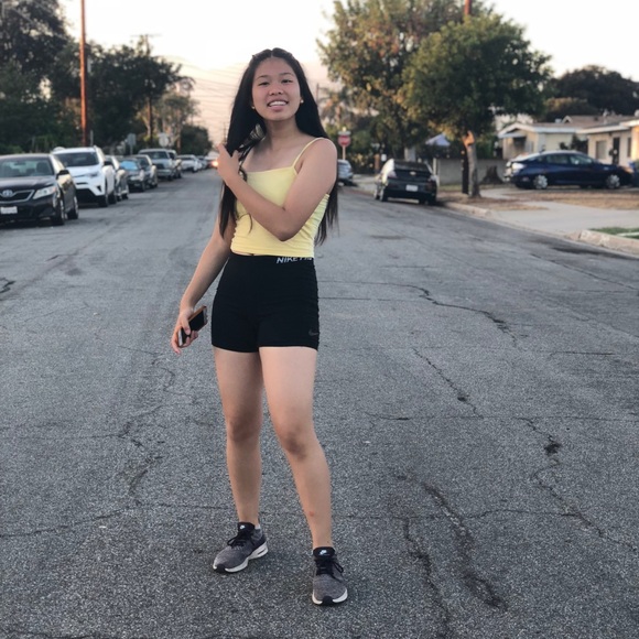 Profile Picture of Ivy Lu (@ivyylu) on Poshmark