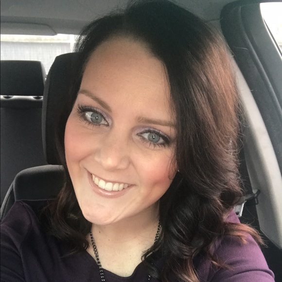 Profile Picture of Brianna Harlow (@bharlow1890) on Poshmark