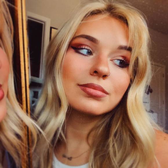 Profile Picture of Cassidy Byrd (@cassidybyrd) on Poshmark