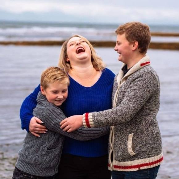 Profile Picture of Cheralyn Phaneuf (@cheralyn_noga) on Poshmark