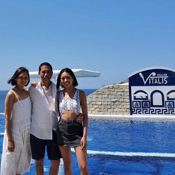 Profile Picture of Hospi Fabionar (@hospi17453) on Poshmark