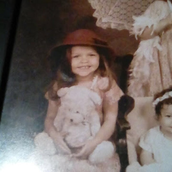 Profile Picture of Ivy Torres (@ivytorres4321) on Poshmark