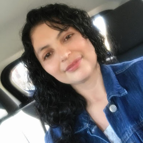 Profile Picture of Paula Chavarria (@paulachavarr300) on Poshmark