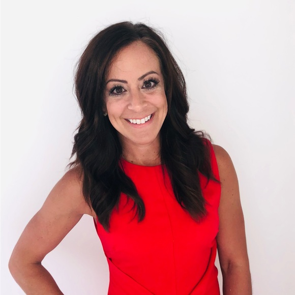 Profile Picture of Adriane Hurley (@adrianehurley) on Poshmark