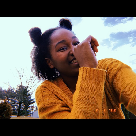 Profile Picture of Kennedy Davis (@kennedydavis615) on Poshmark