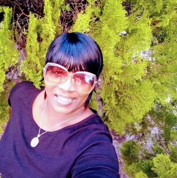 Profile Picture of Dionne Mccutcheon (@djbain1968) on Poshmark