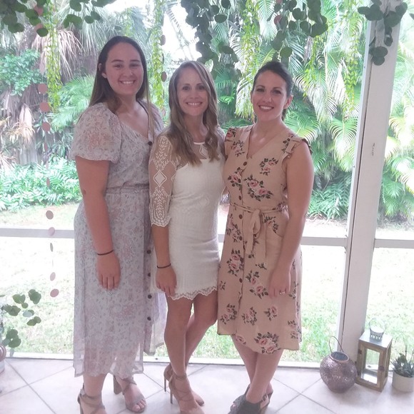 Profile Picture of Megan Benevides (@meganb96) on Poshmark