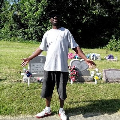 Profile Picture of Samuel L Broadnax (@tootall234) on Twitter