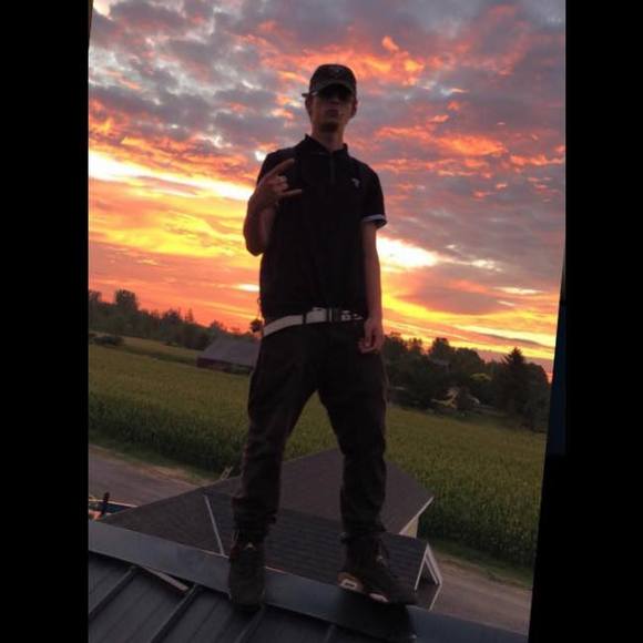Profile Picture of Tommy Bradley-labbee (@tommybradley123) on Poshmark