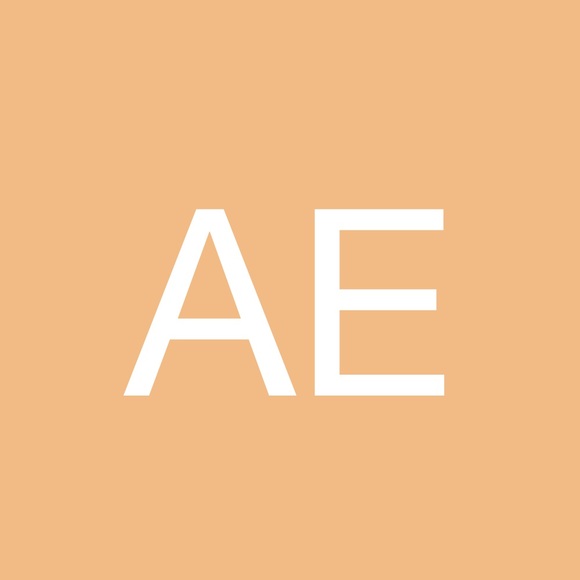 Profile Picture of Anne Engelbrecht (@desert1025) on Poshmark