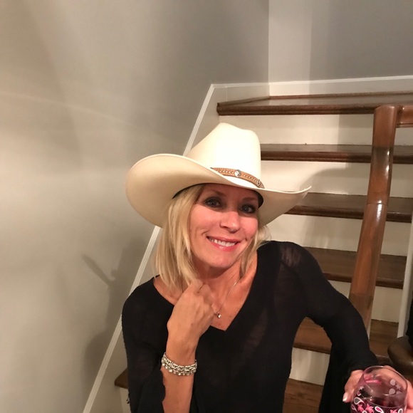 Profile Picture of Ssusan Grantz (@grantzsusan) on Poshmark