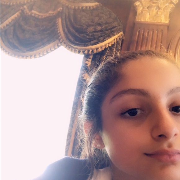 Profile Picture of Antonia Antolini (@toni_1213) on Poshmark