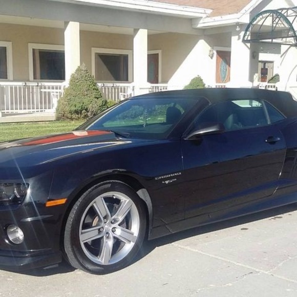 Profile Picture of Efren Silva (@efrensilva85) on Poshmark