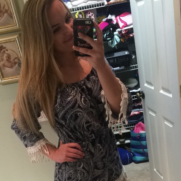 Profile Picture of Sarah Bridges (@sarahbridges20) on Poshmark