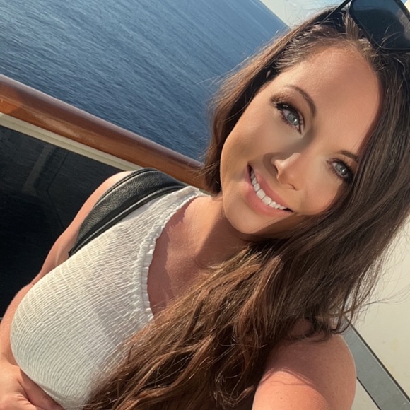 Profile Picture of Heather Fulton (@hfulton04) on Poshmark