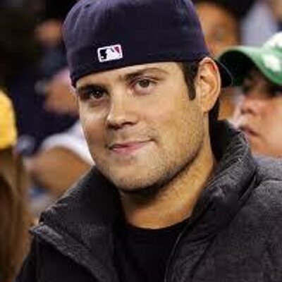 Profile Picture of Mike Comrie (@MikeComrie1) on Twitter