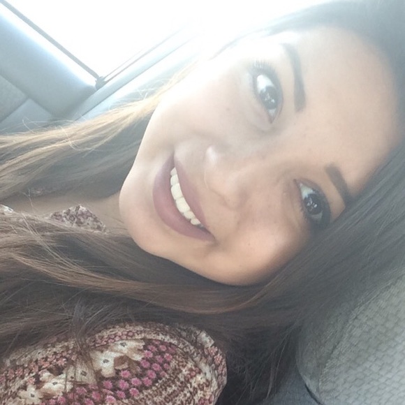 Profile Picture of Nichole Enriquez (@highnicky) on Poshmark