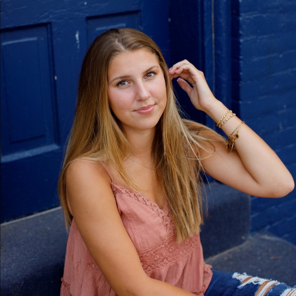 Profile Picture of Isabella Lafranca (@bellalafranca) on Poshmark