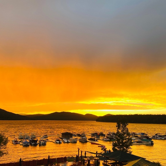 Profile Picture of Scott Blakesley (@sablakesley) on Poshmark