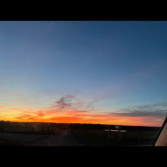 Profile Picture of Caydence Redburn (@caydenceredburn) on Poshmark