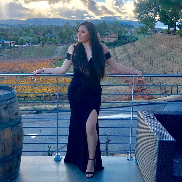 Profile Picture of Kim Casarrubias (@mrsgreat037) on Poshmark