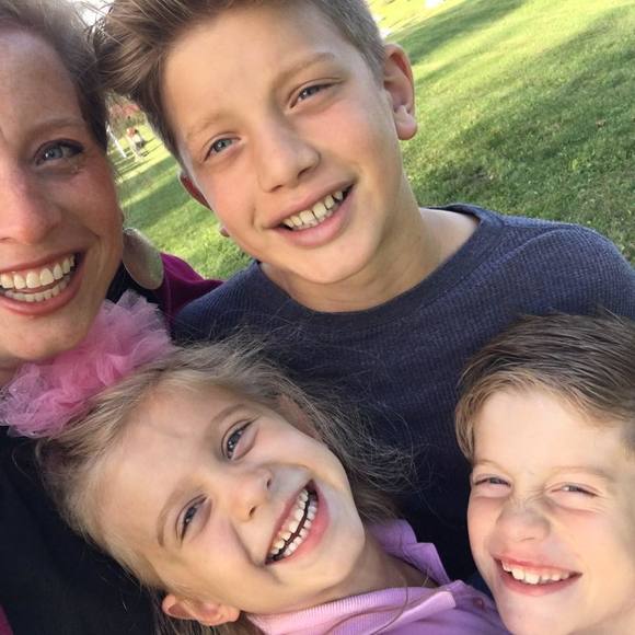 Profile Picture of Amy Phares (@amy_phares) on Poshmark