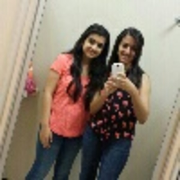 Marian Roshdy - Poshmark Profile Picture of Marian Roshdy (@marian_roshdy) on Poshmark