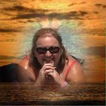 Profile Picture of Holly Hardee Bryant (@hollyzdoodles) on Instagram