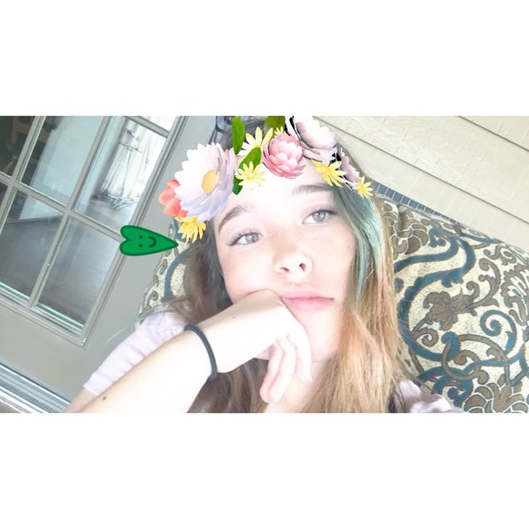 Profile Picture of Serenity Williams (@serenityrae78) on Poshmark