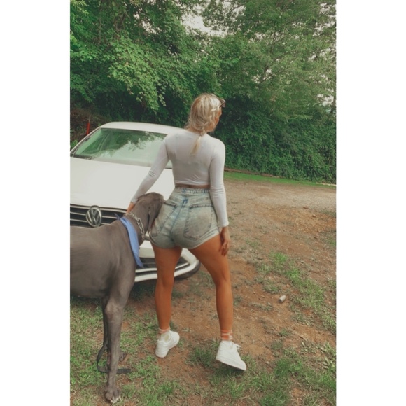 Profile Picture of Sarah Stepp (@sarahkstepp522) on Poshmark