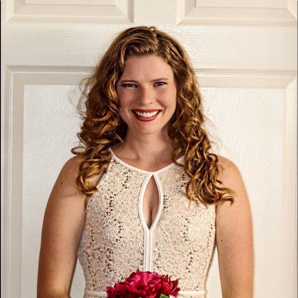 Profile Picture of Shawna Bertrand (@shawnabarber) on Poshmark