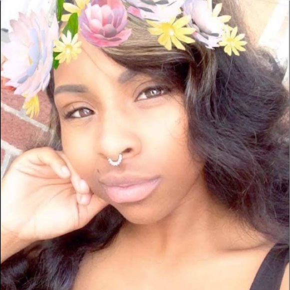 Profile Picture of Bietha Robinson (@biethaaa) on Poshmark