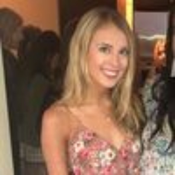 Profile Picture of Noel Quanzell (@noelquanzell) on Poshmark