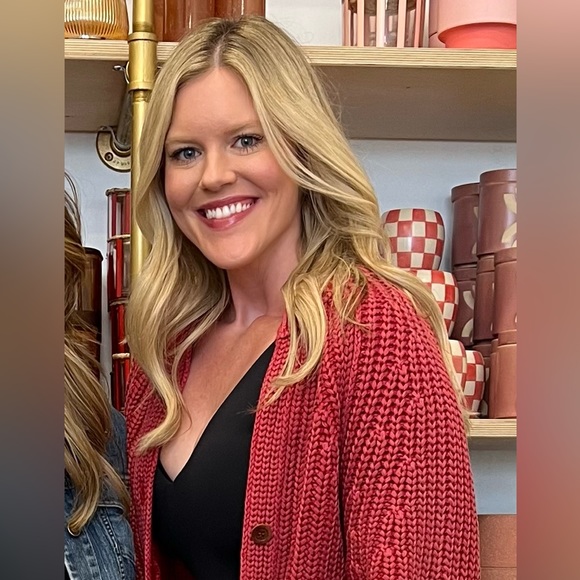 Profile Picture of Keri Hinkle (@keri_hinkle) on Poshmark