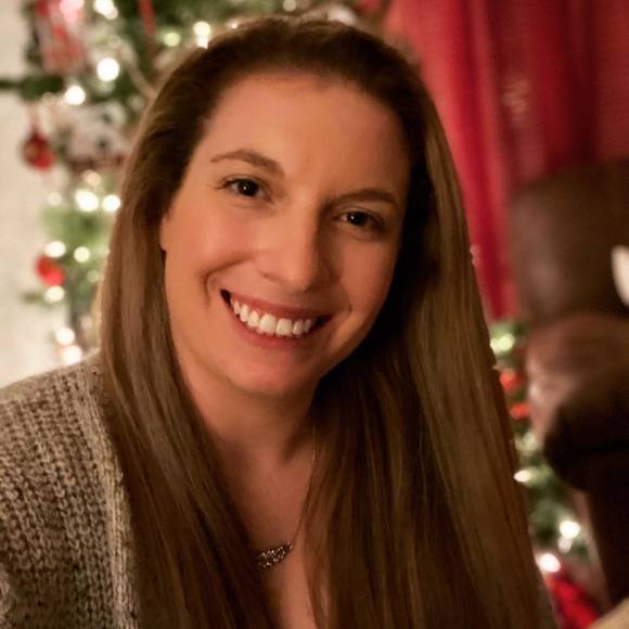 Profile Picture of Casey Farrow (@cafarrow2000) on Poshmark