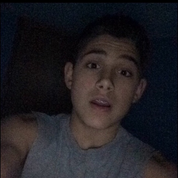 Profile Picture of Sam Watters (@sam_watters) on Poshmark