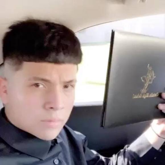 Profile Picture of Adam Gonzalez (@adam2xxx6) on Poshmark