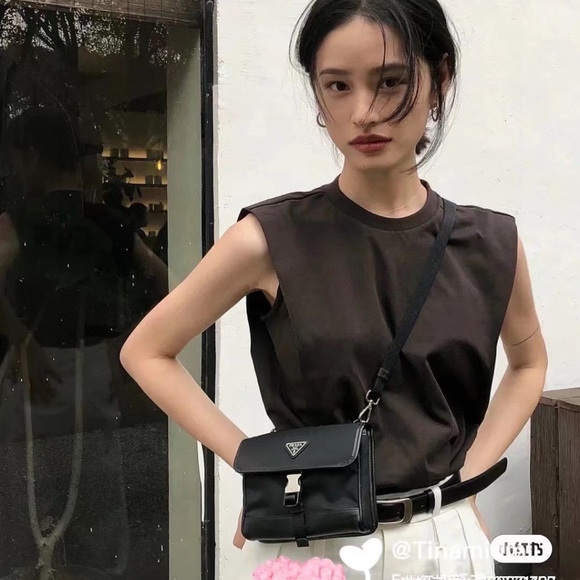 Profile Picture of Chau Rose (@chaurose28) on Poshmark