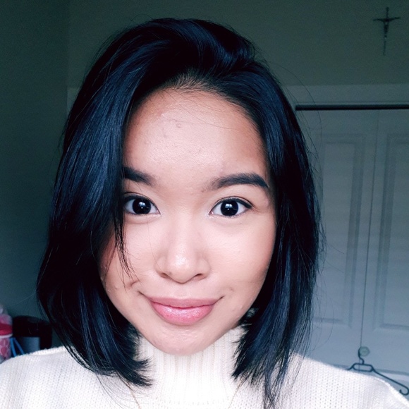 Profile Picture of Cristy Lanuza (@clanuza99) on Poshmark