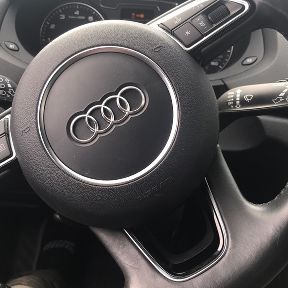 Profile Picture of James Torres (@jamesatorres31) on Poshmark