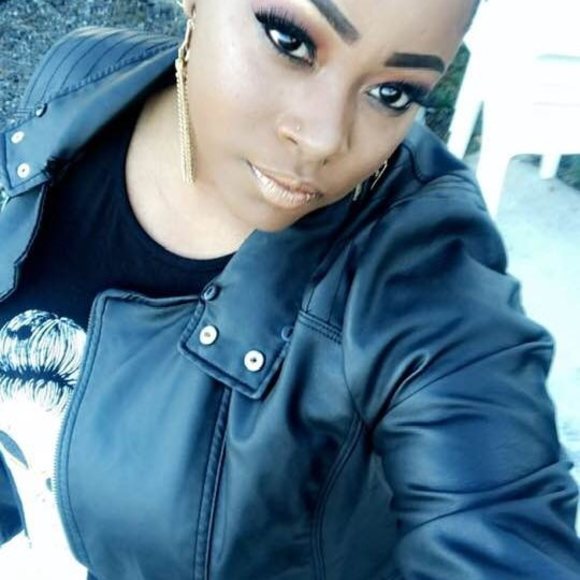 Profile Picture of Monique Broadnax (@monieluv34) on Poshmark