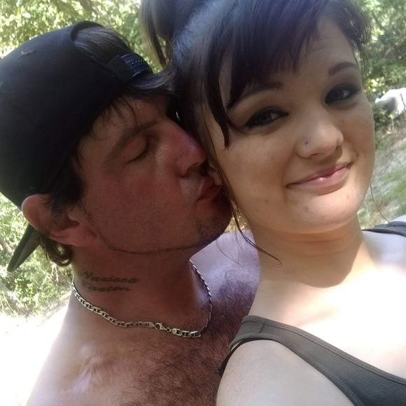 Profile Picture of Halley Moore (@halley_moore) on Poshmark