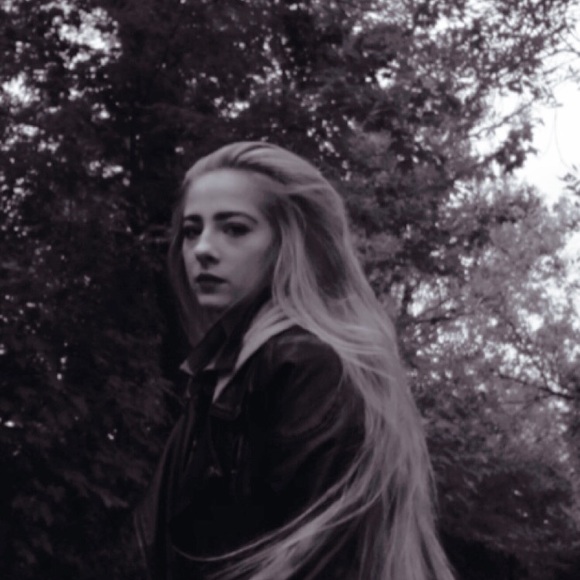 Profile Picture of Cam Millsop (@cammillsop) on Poshmark