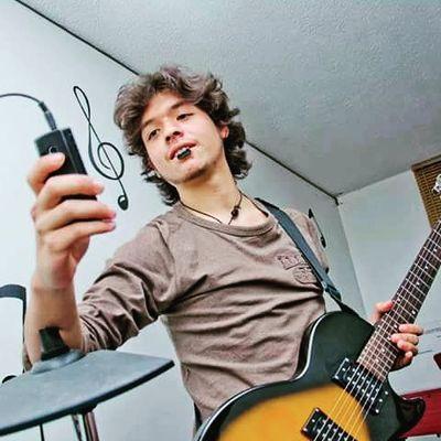 Profile Picture of David Guns (@DavidGuns94) on Twitter