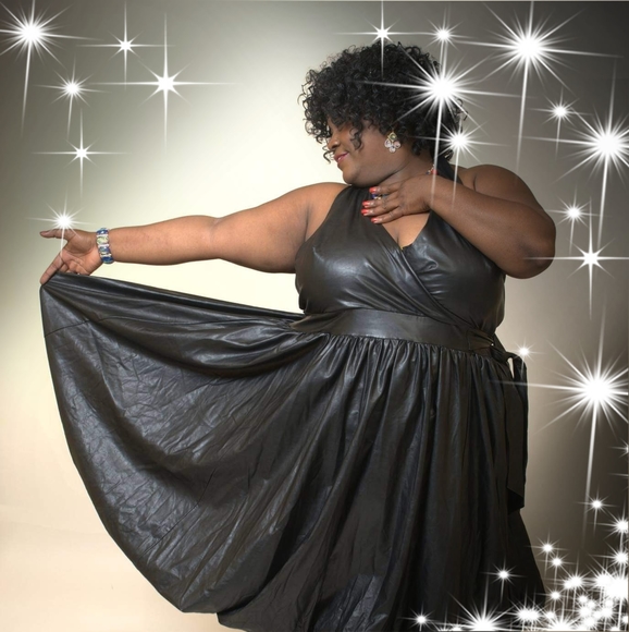 Profile Picture of Edna Moore (@edna_moore) on Poshmark