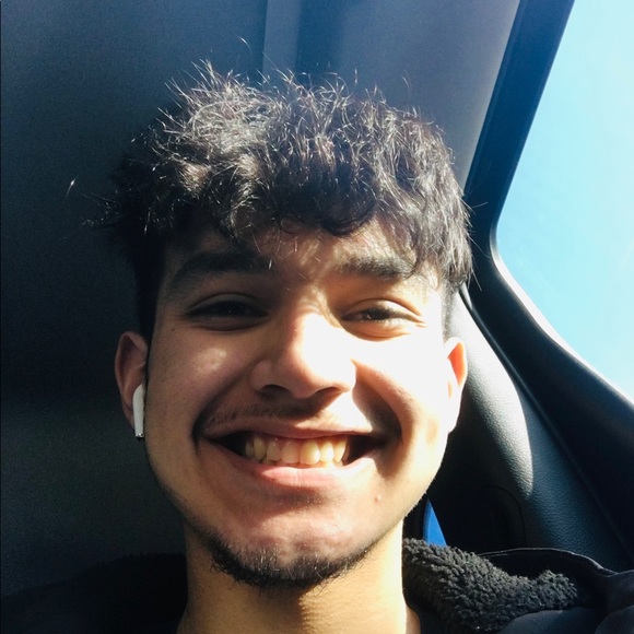 Profile Picture of Isaiah Bernal (@itszaymane) on Poshmark