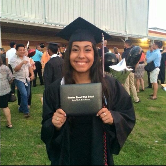 Profile Picture of Krystal Sanchez (@ksanchez00) on Poshmark