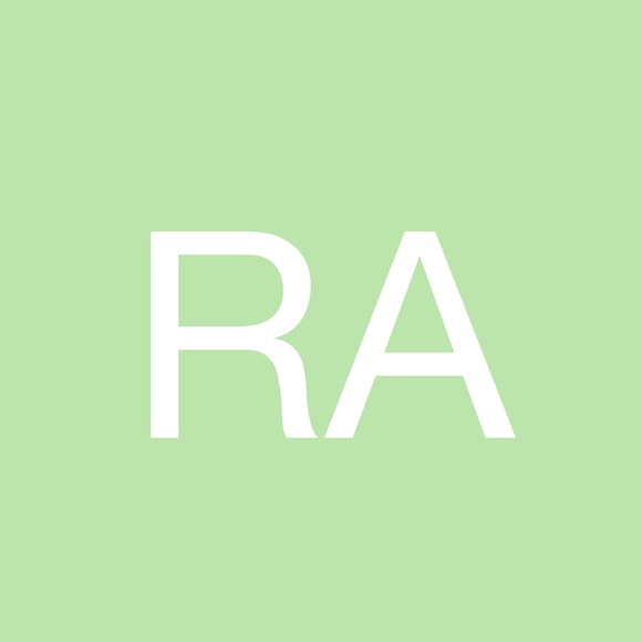 Profile Picture of Reaghan Audrain (@reaghandaudrain) on Poshmark